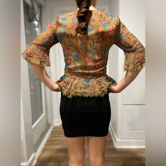Molly Bracken sheer floral top size small - Picture 2 of 4